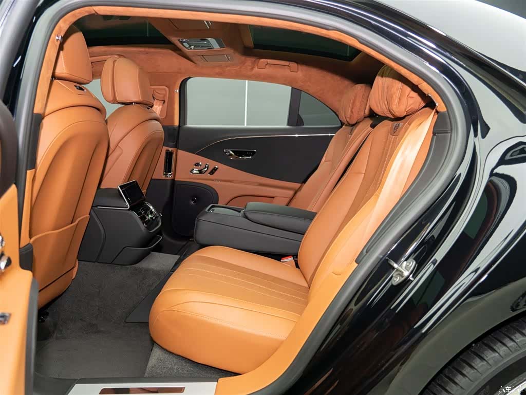 Bentley Flying Spur, 2022 11