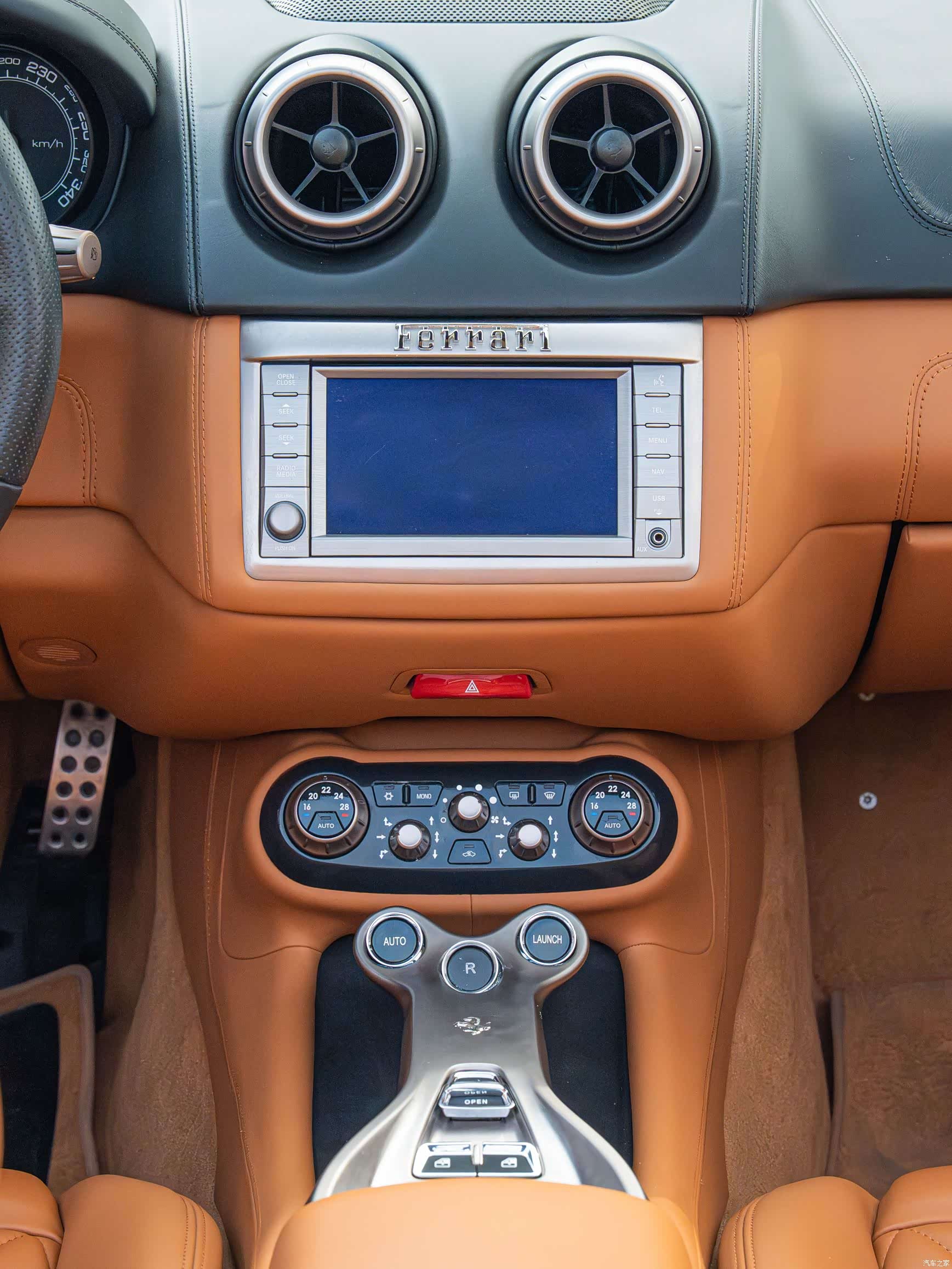 Ferrari California, 2011 16