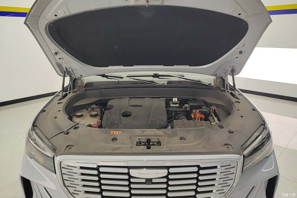 Geely Xingyue L, 2023 10