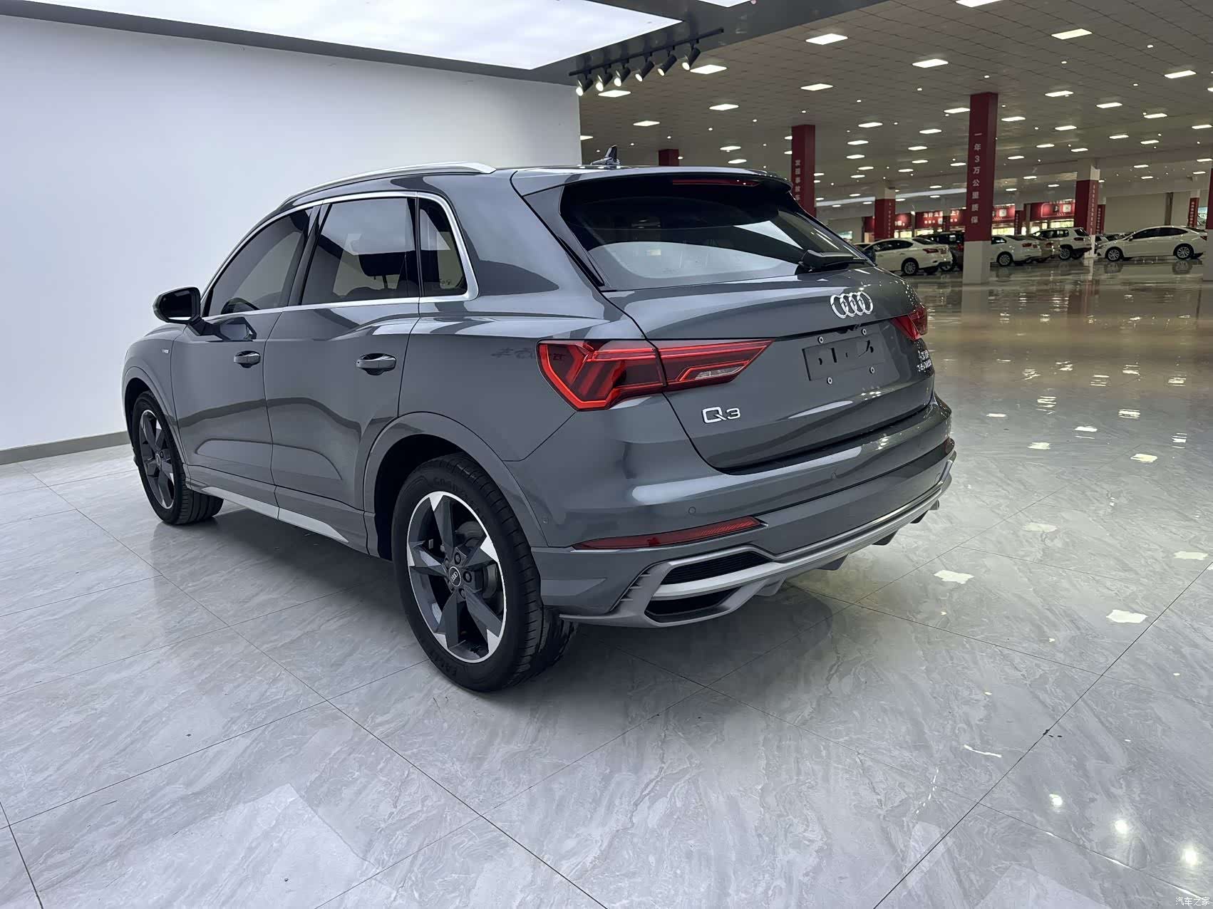 Audi Q3, 2023 4