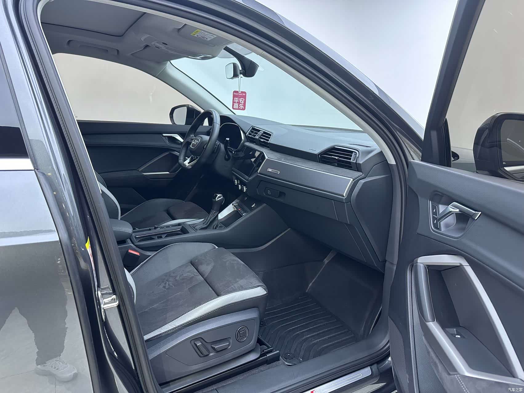 Audi Q3, 2023 10