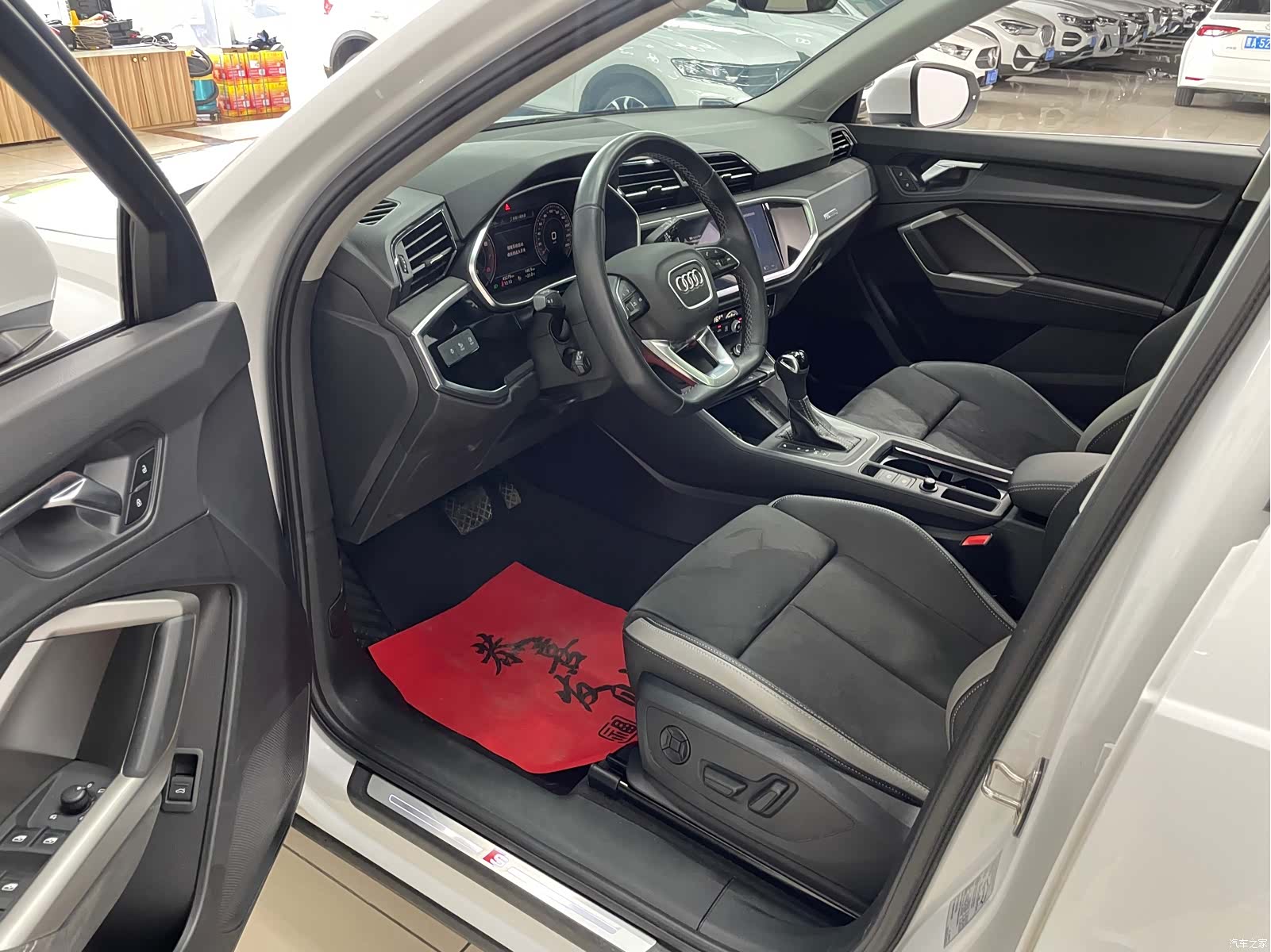 Audi Q3, 2022 8