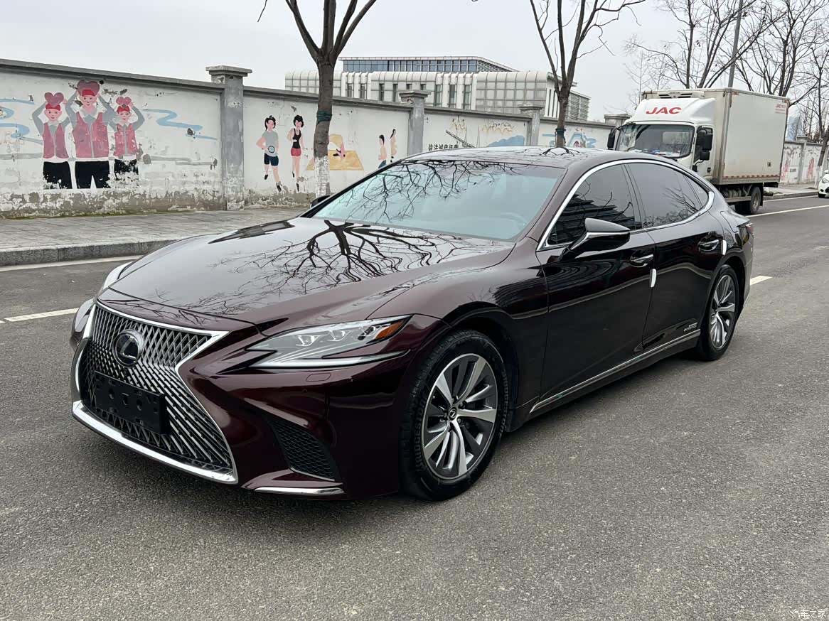 Lexus LS, 2020 1