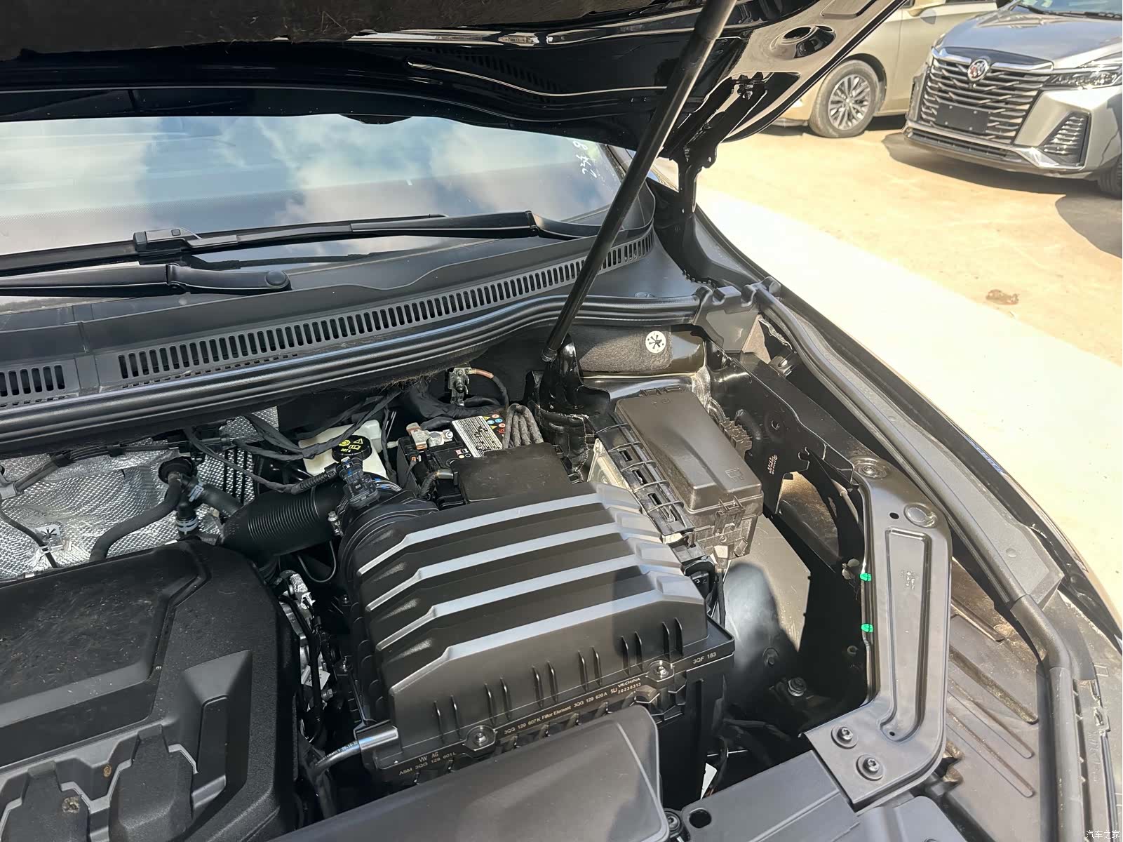Volkswagen Viloran, 2023 29
