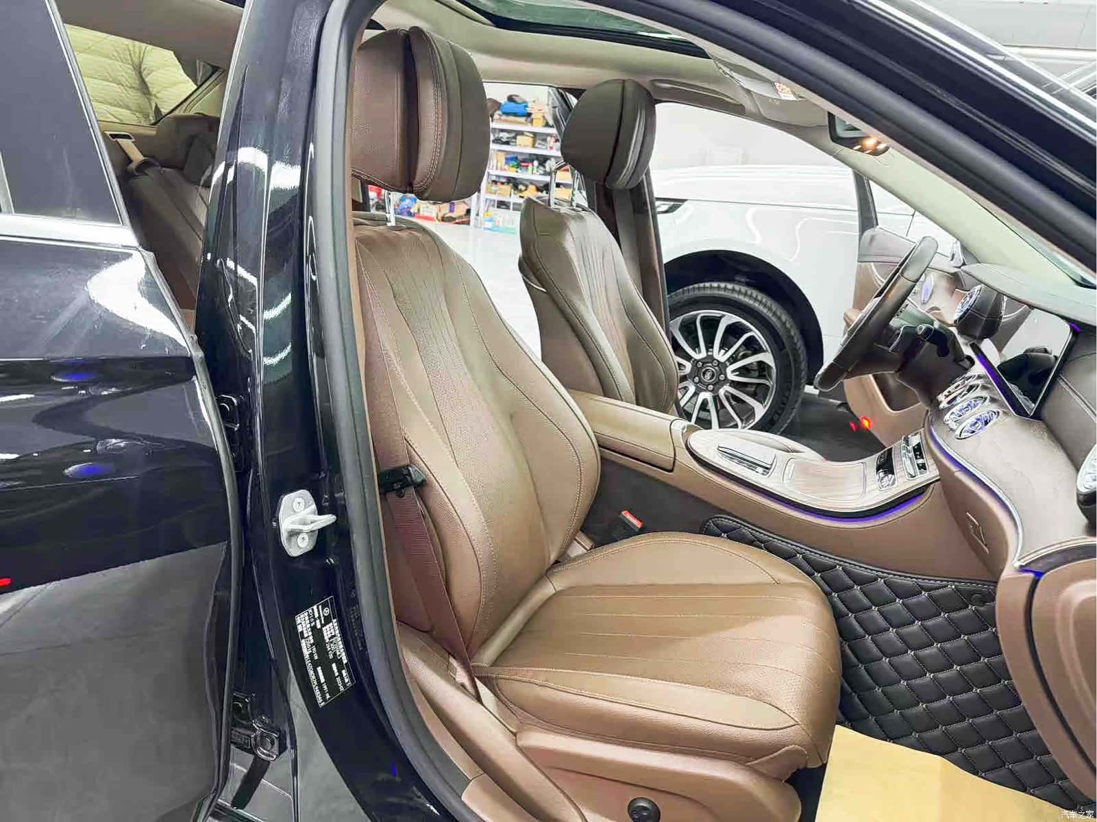 Mercedes-Benz E-Class, 2023 16