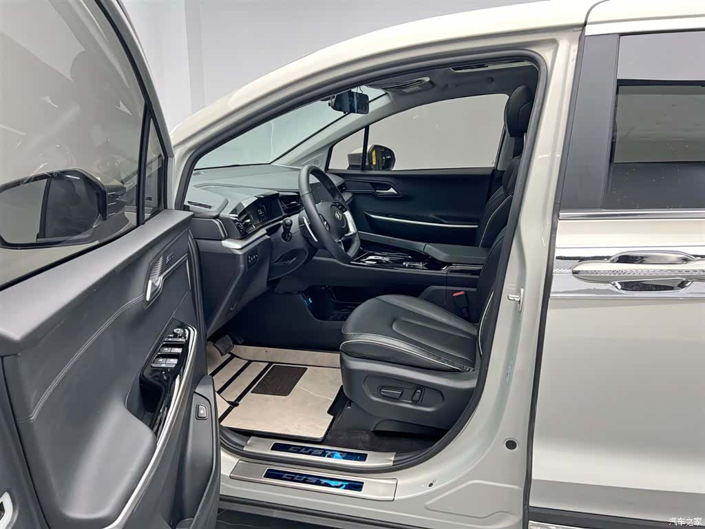 Hyundai Custo, 2022 13
