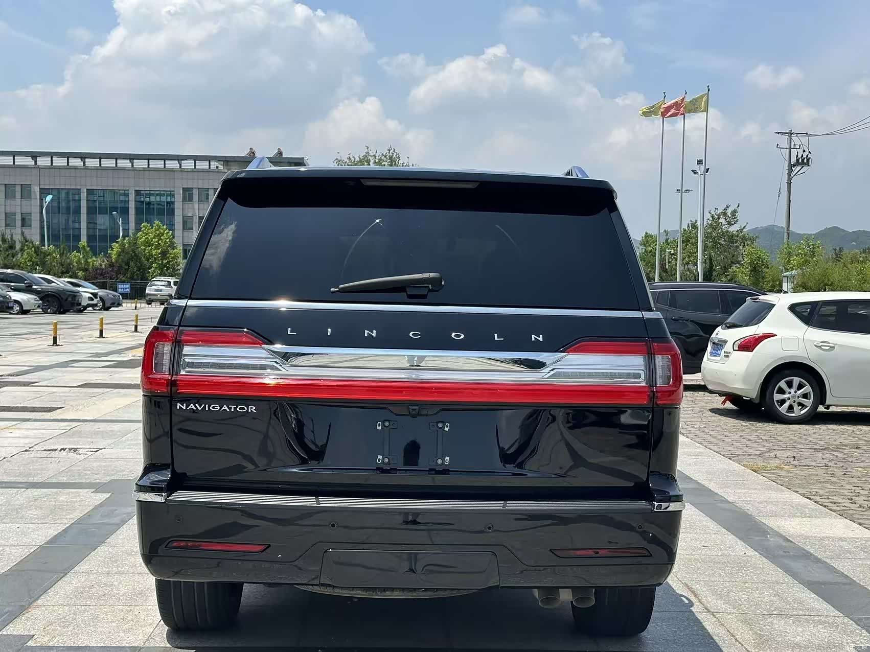 Lincoln Navigator, 2019 все фото