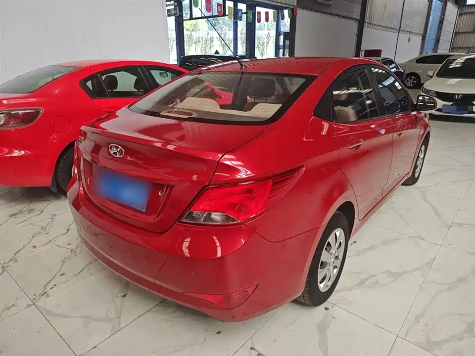 Hyundai Rena
