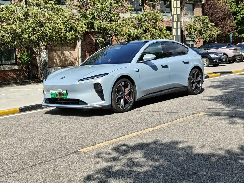 NIO ET5