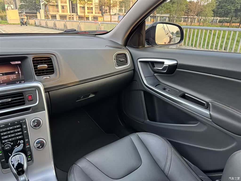 Volvo V60, 2018 16