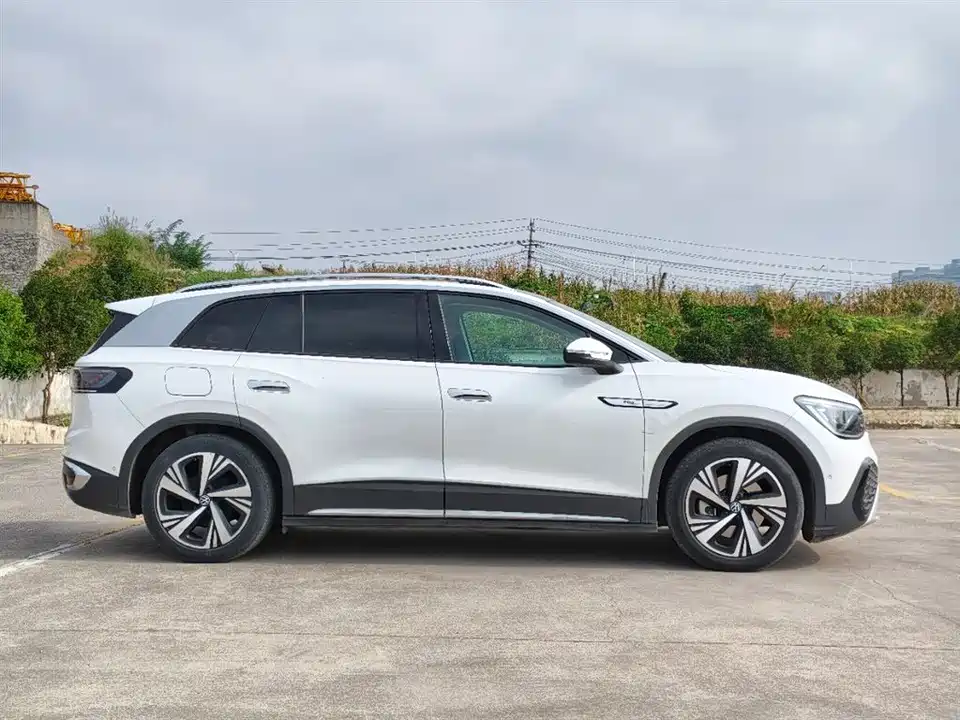 Volkswagen ID.6 CROZZ