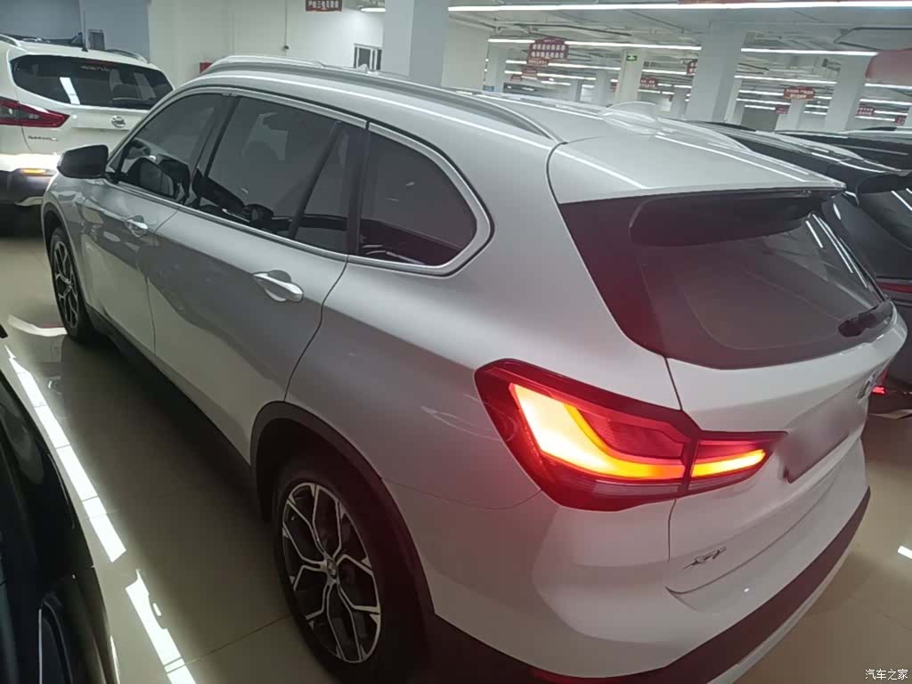 BMW X1, 2022 все фото