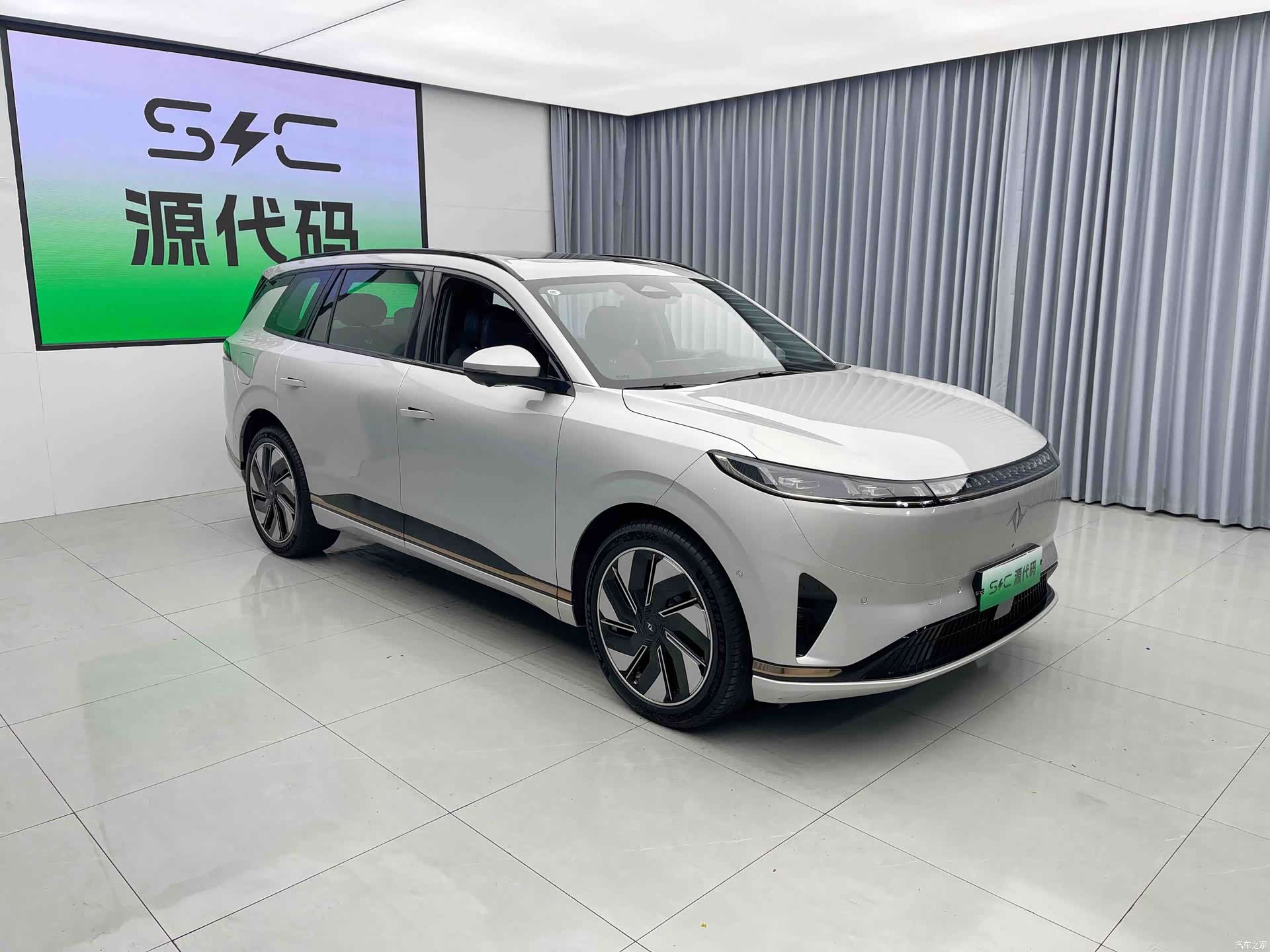 DongFeng eπ008, 2024 3