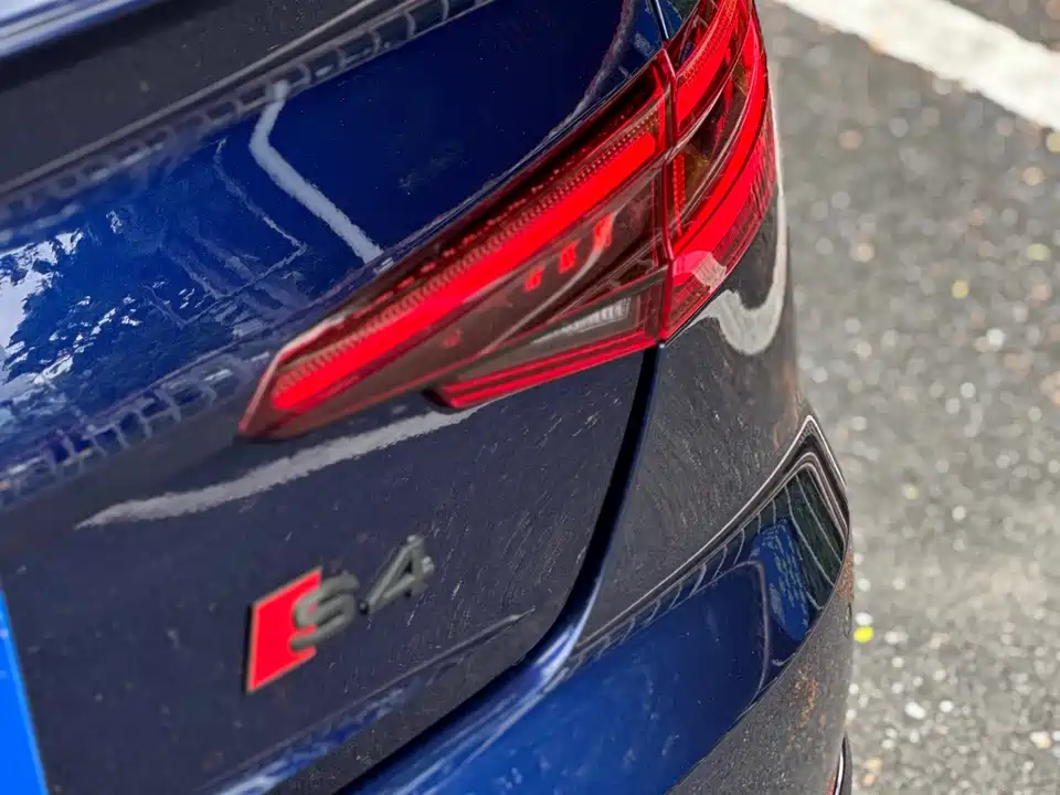 Audi S4