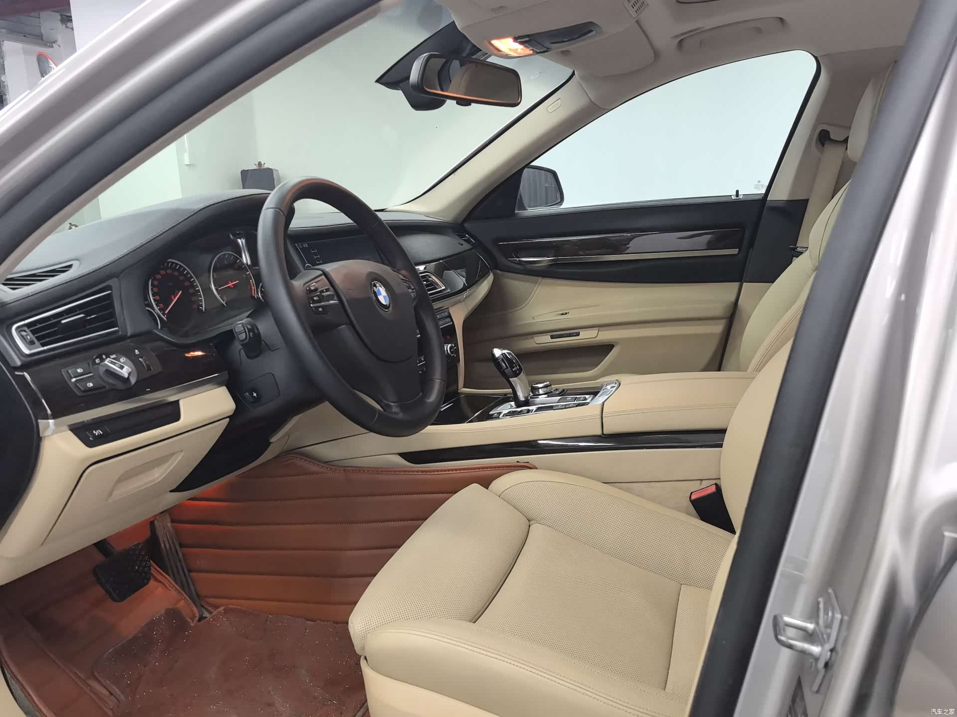 BMW 7 Series, 2010 4