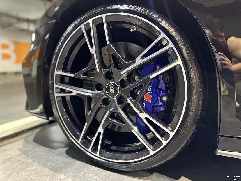 Audi R8, 2023 7