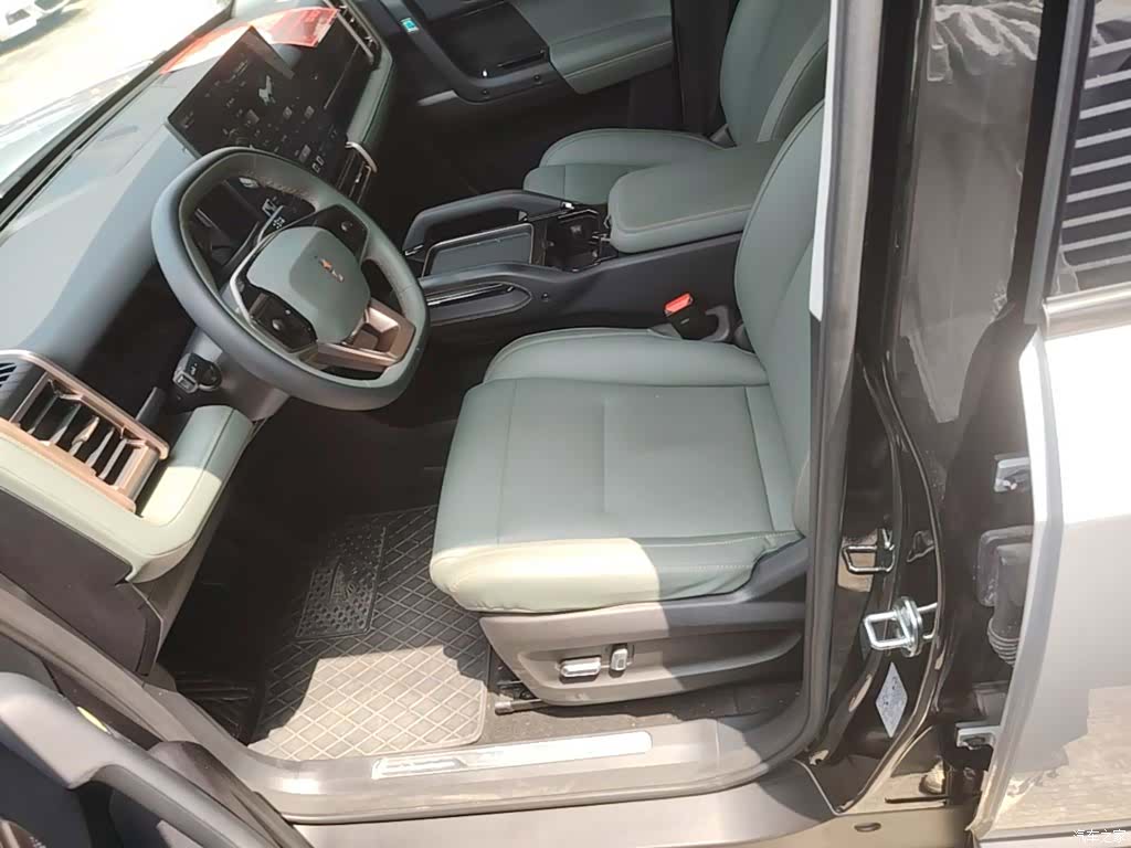 Chery iCAR, 2025 15