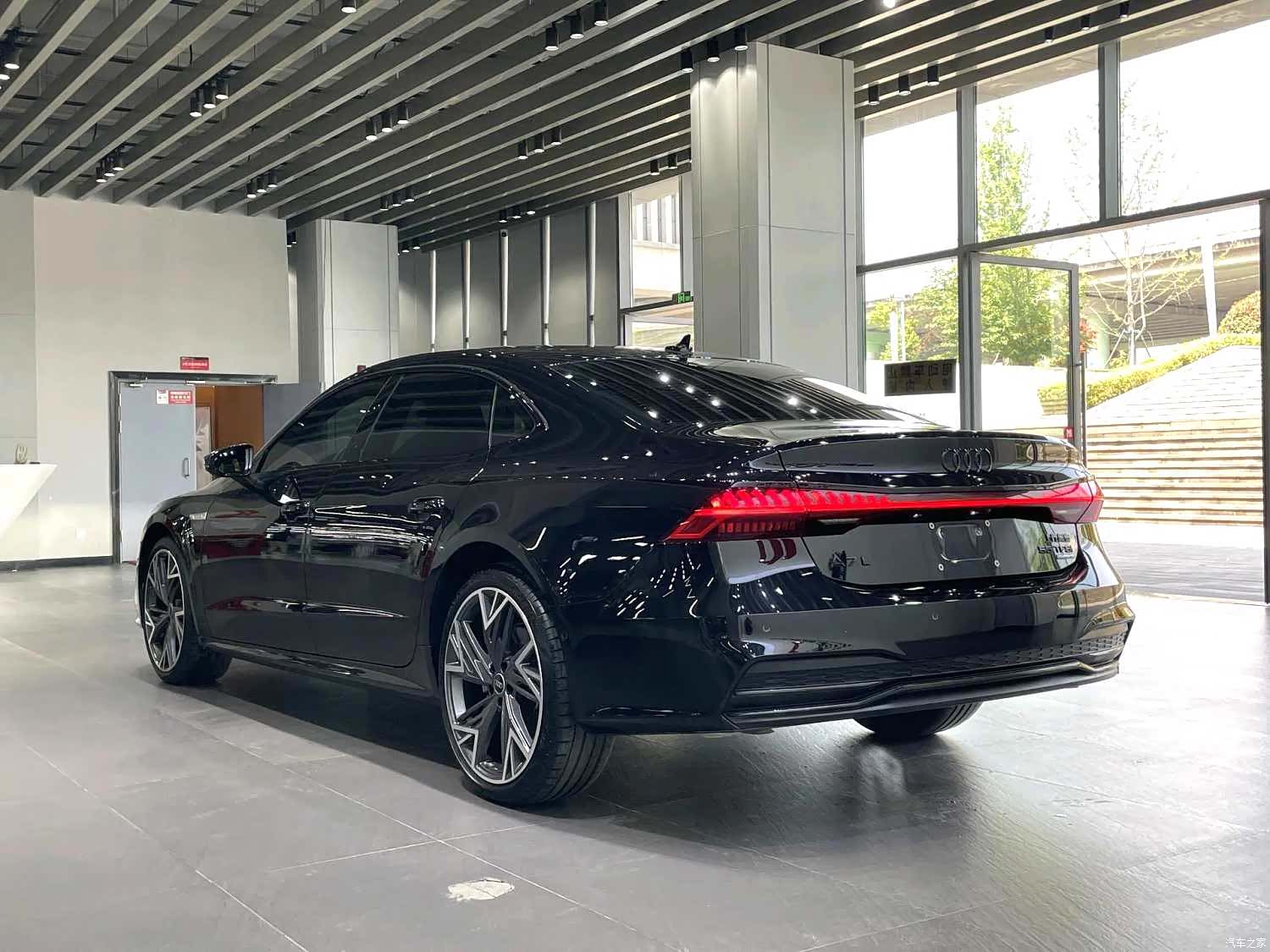 Audi A7L, 2023 9