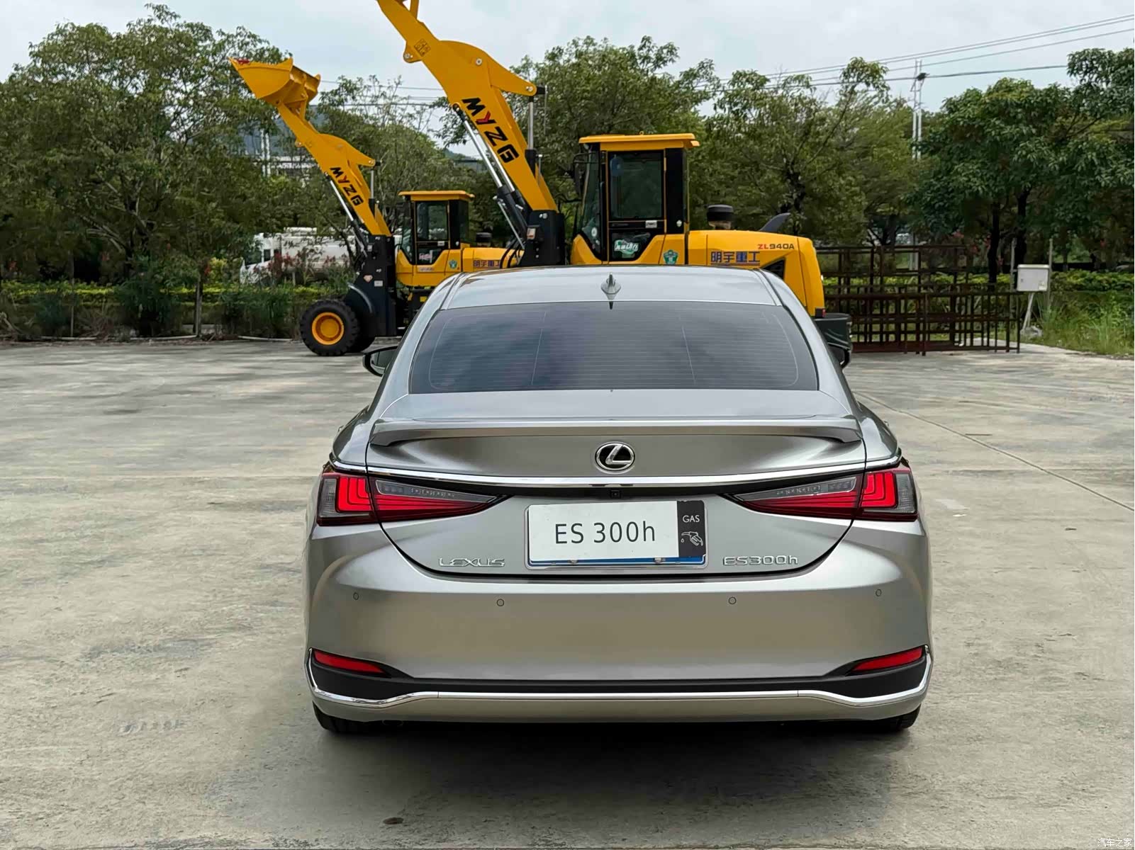 Lexus ES, 2024 8