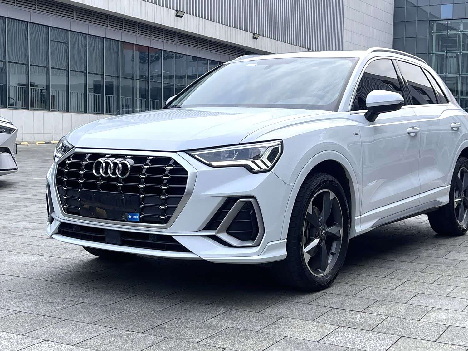 Audi Q3, 2020 1