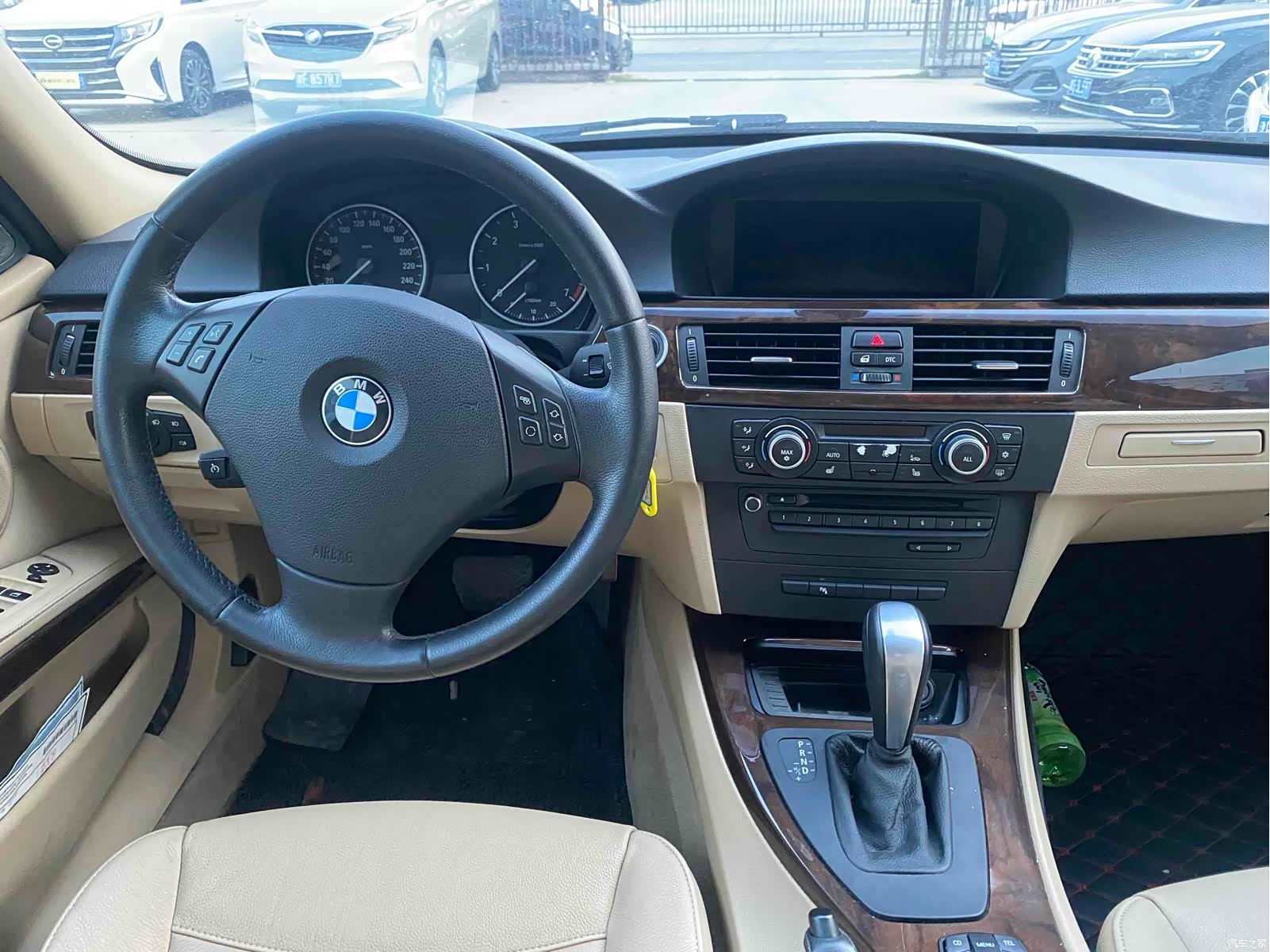 BMW 3 Series, 2010 10