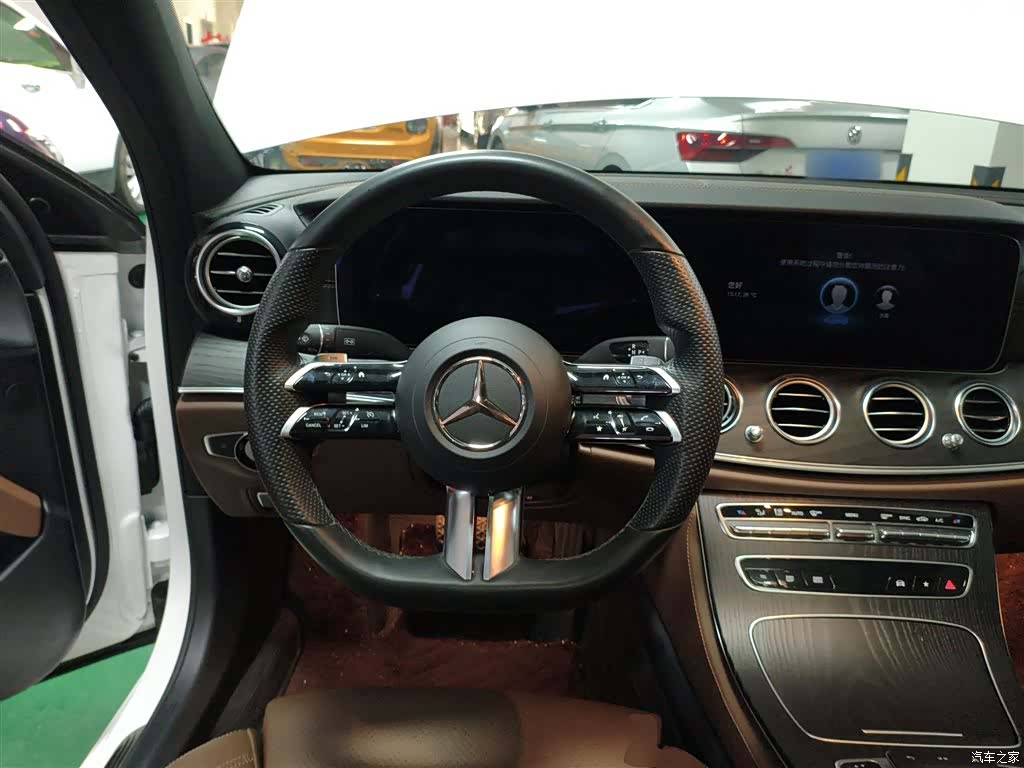 Mercedes-Benz E-Class, 2022 3