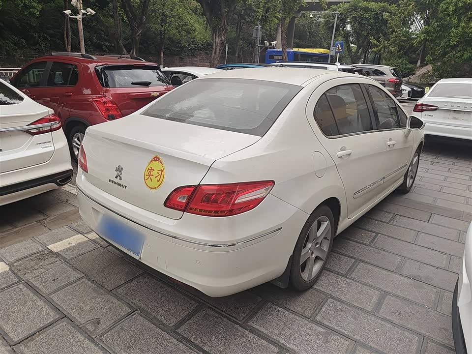 Peugeot 408