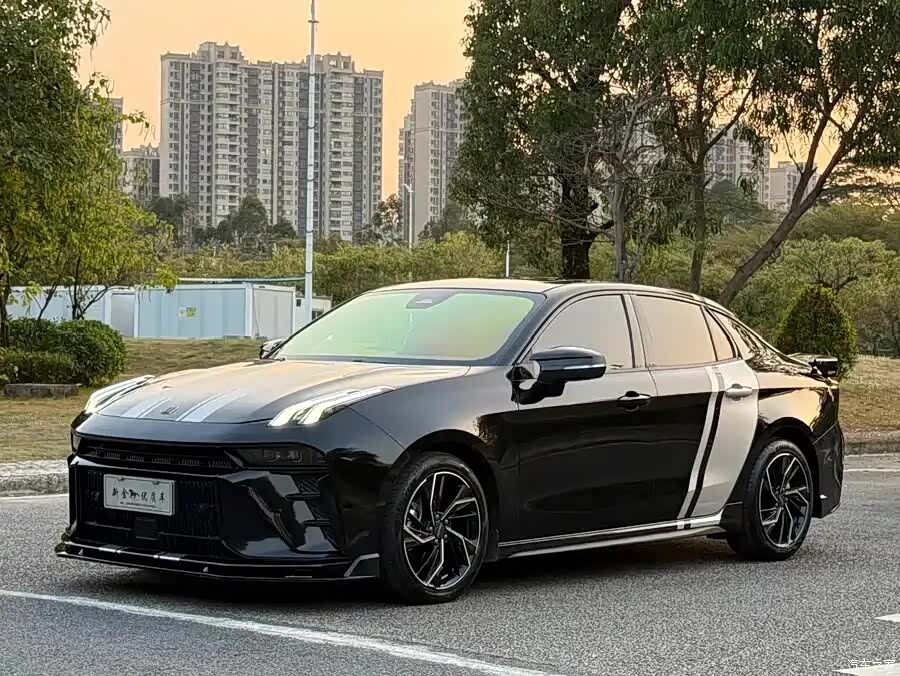 Lynk & Co 02