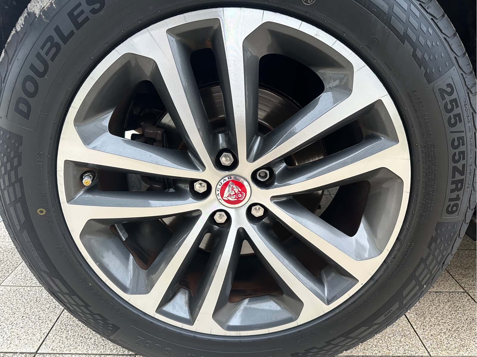 Jaguar F-PACE, 2016 17