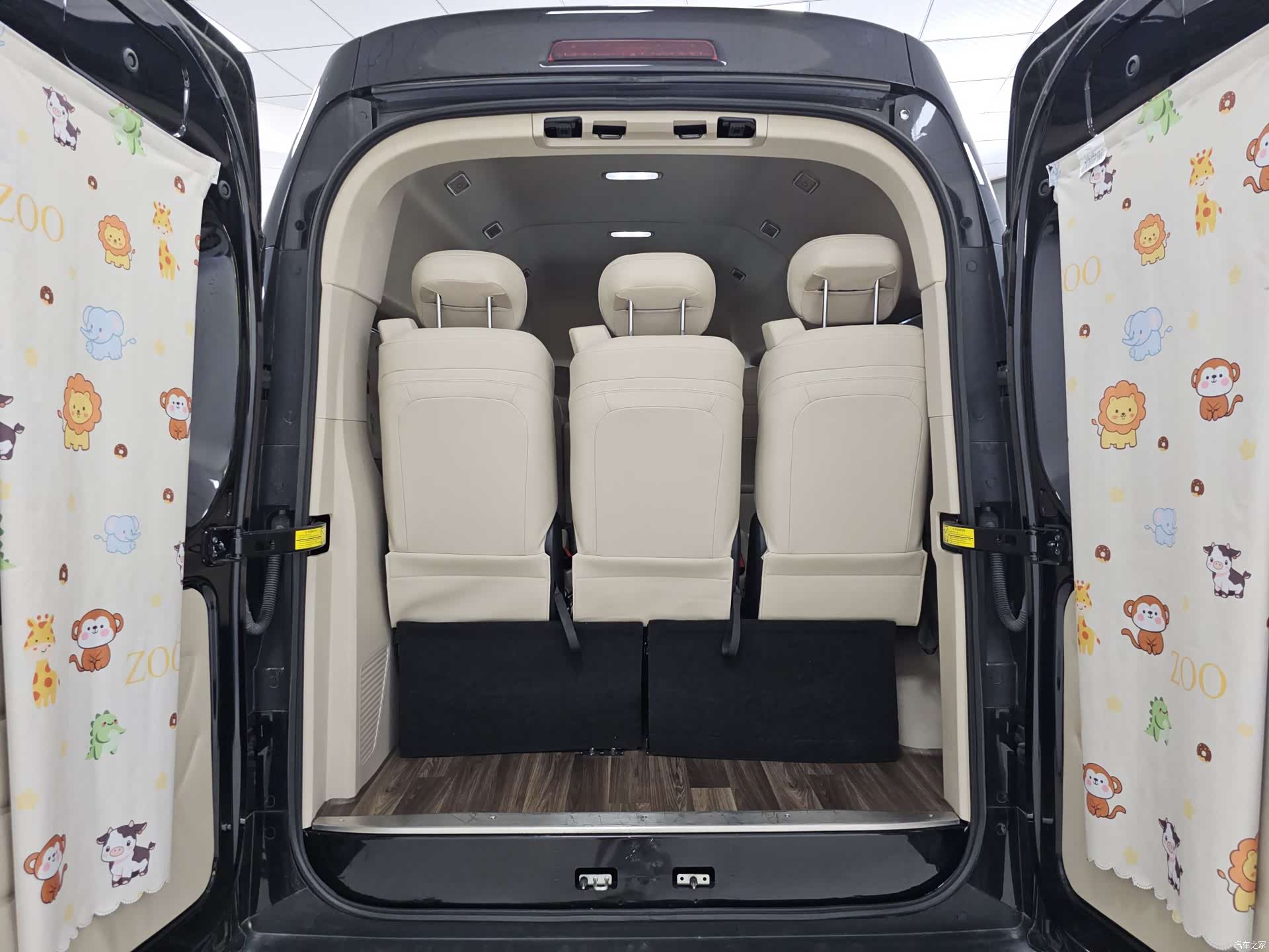 Maxus EV70, 2025 17