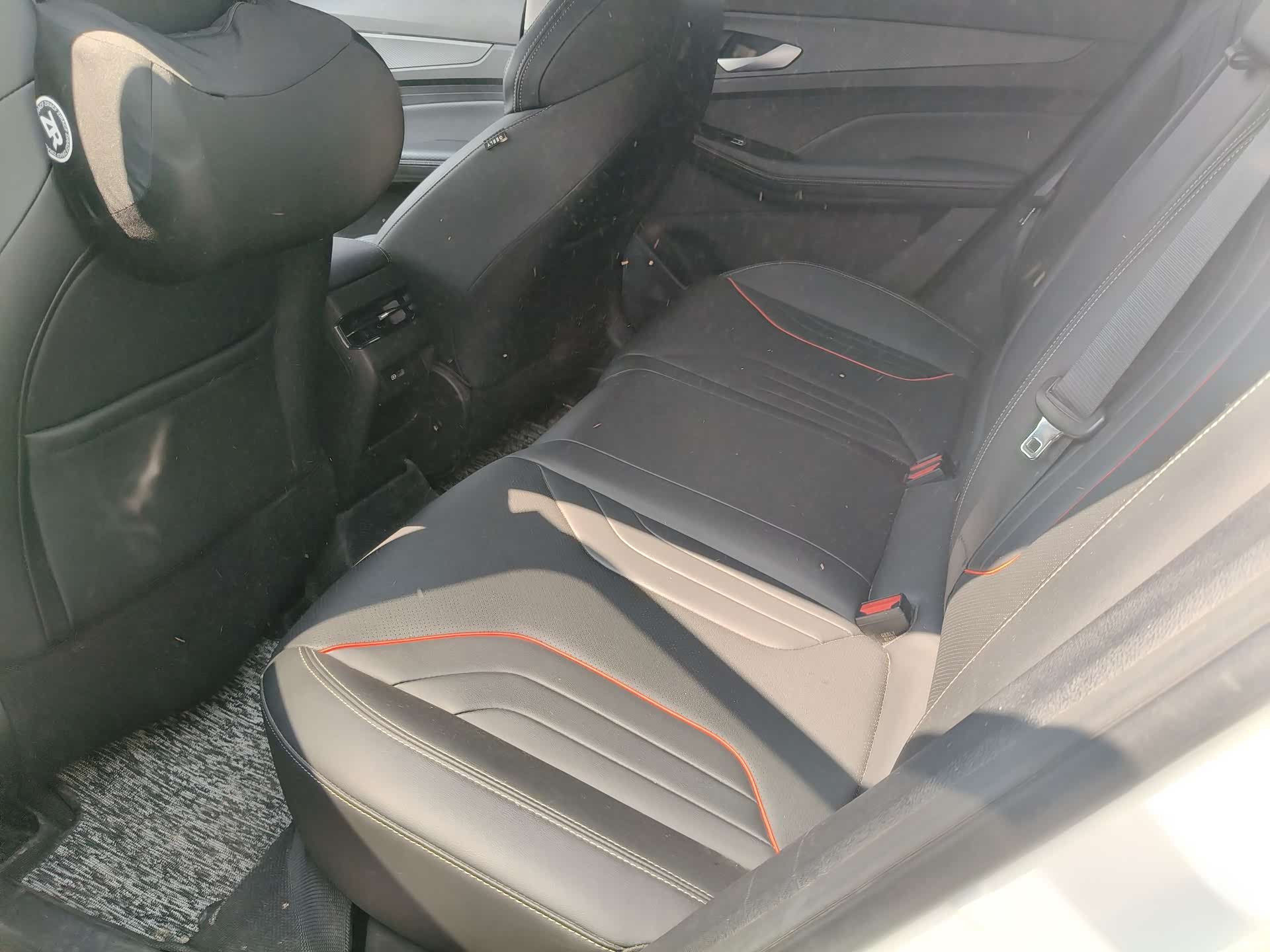 Geely Binray, 2023 8