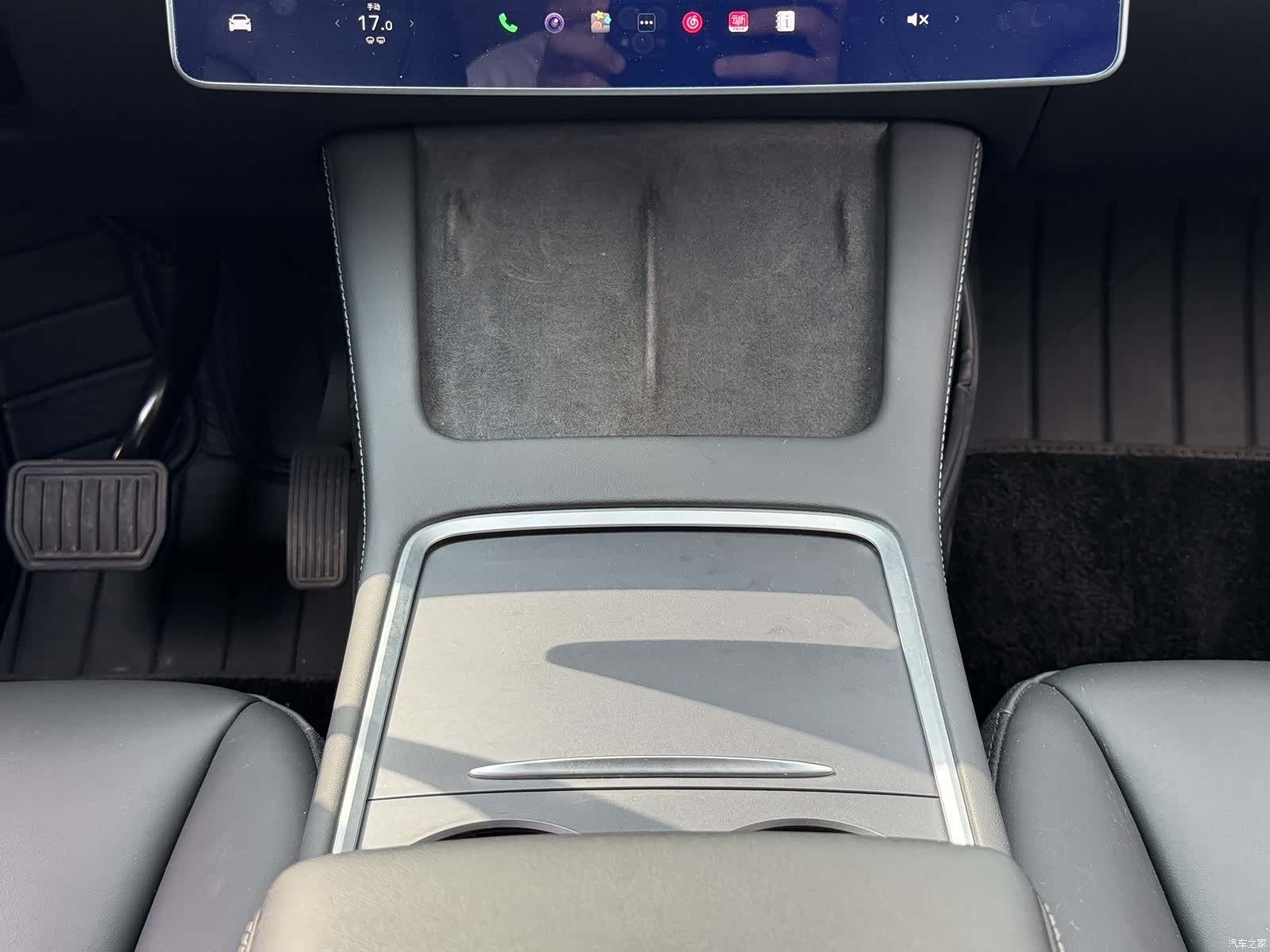 Tesla Model Y, 2023 19