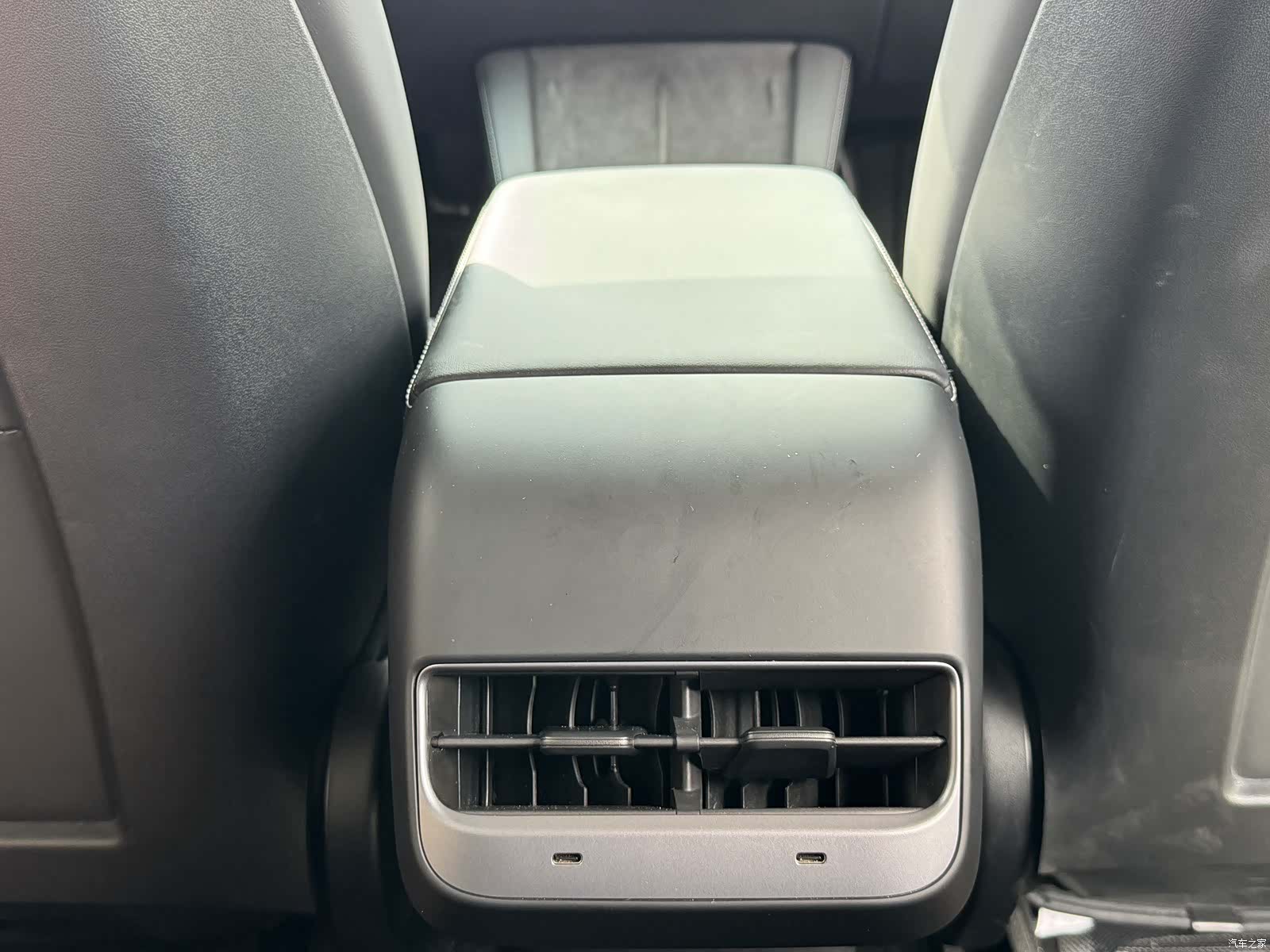 Tesla Model Y, 2023 22