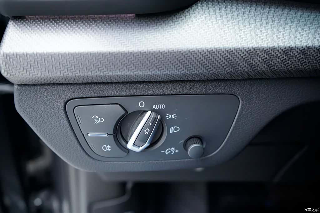 Audi Q5L, 2022 28