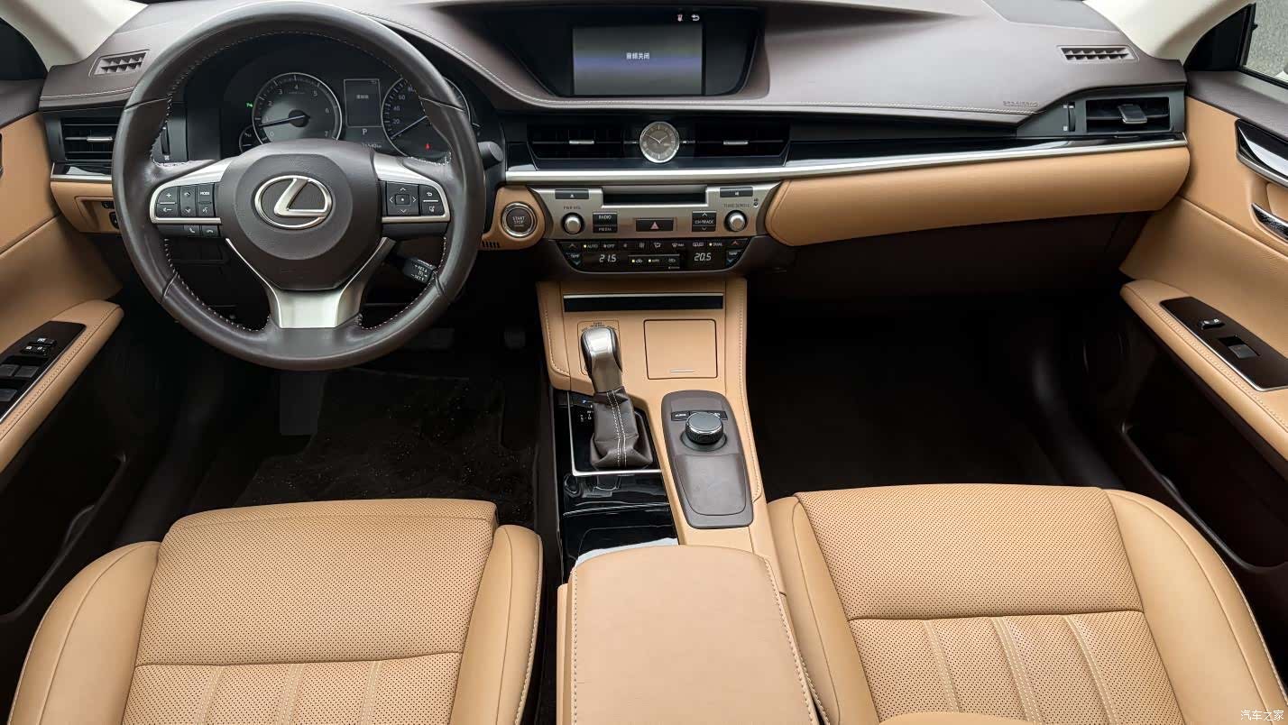 Lexus ES, 2016 8