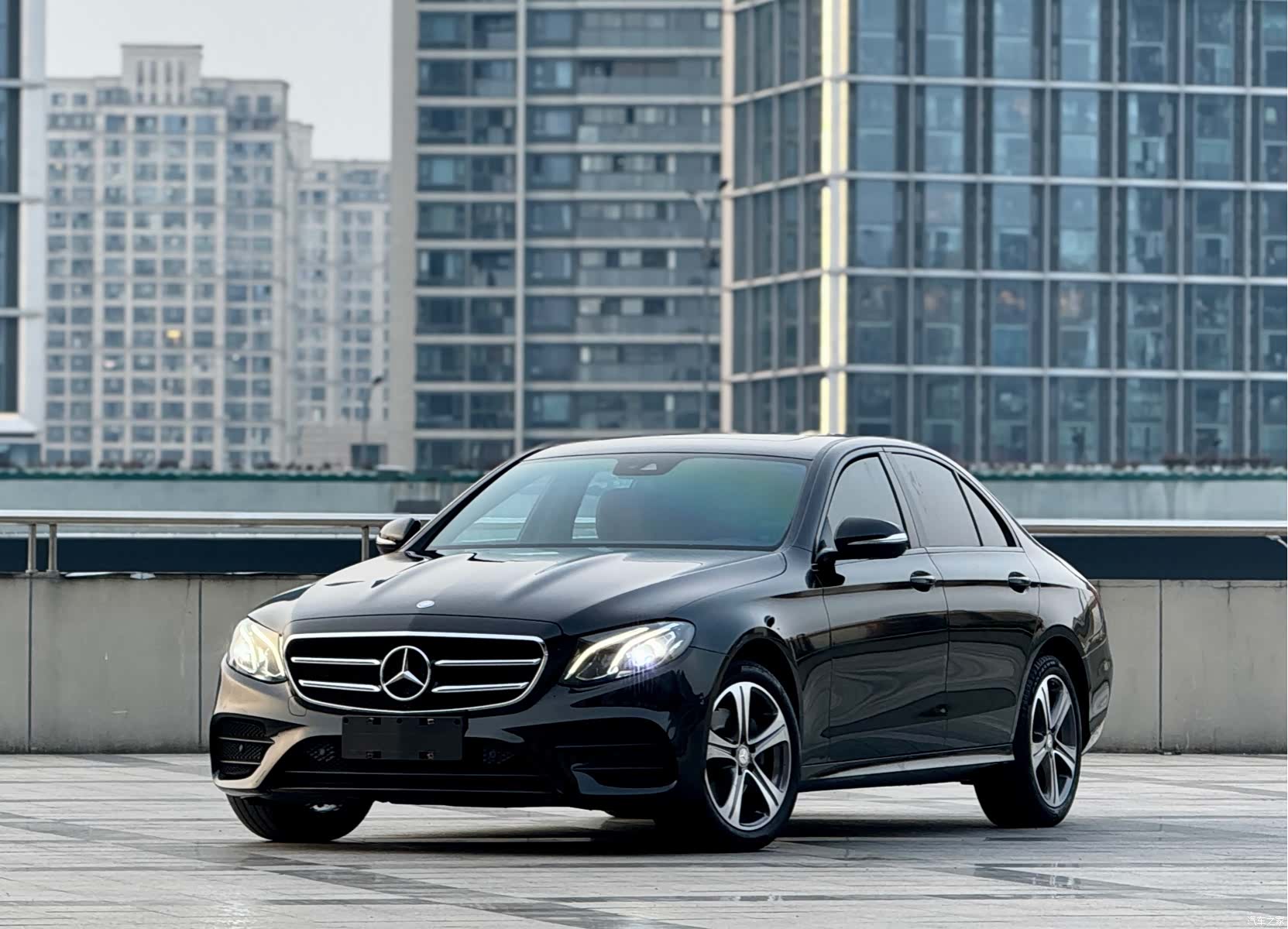 Mercedes-Benz E-Class, 2017 1
