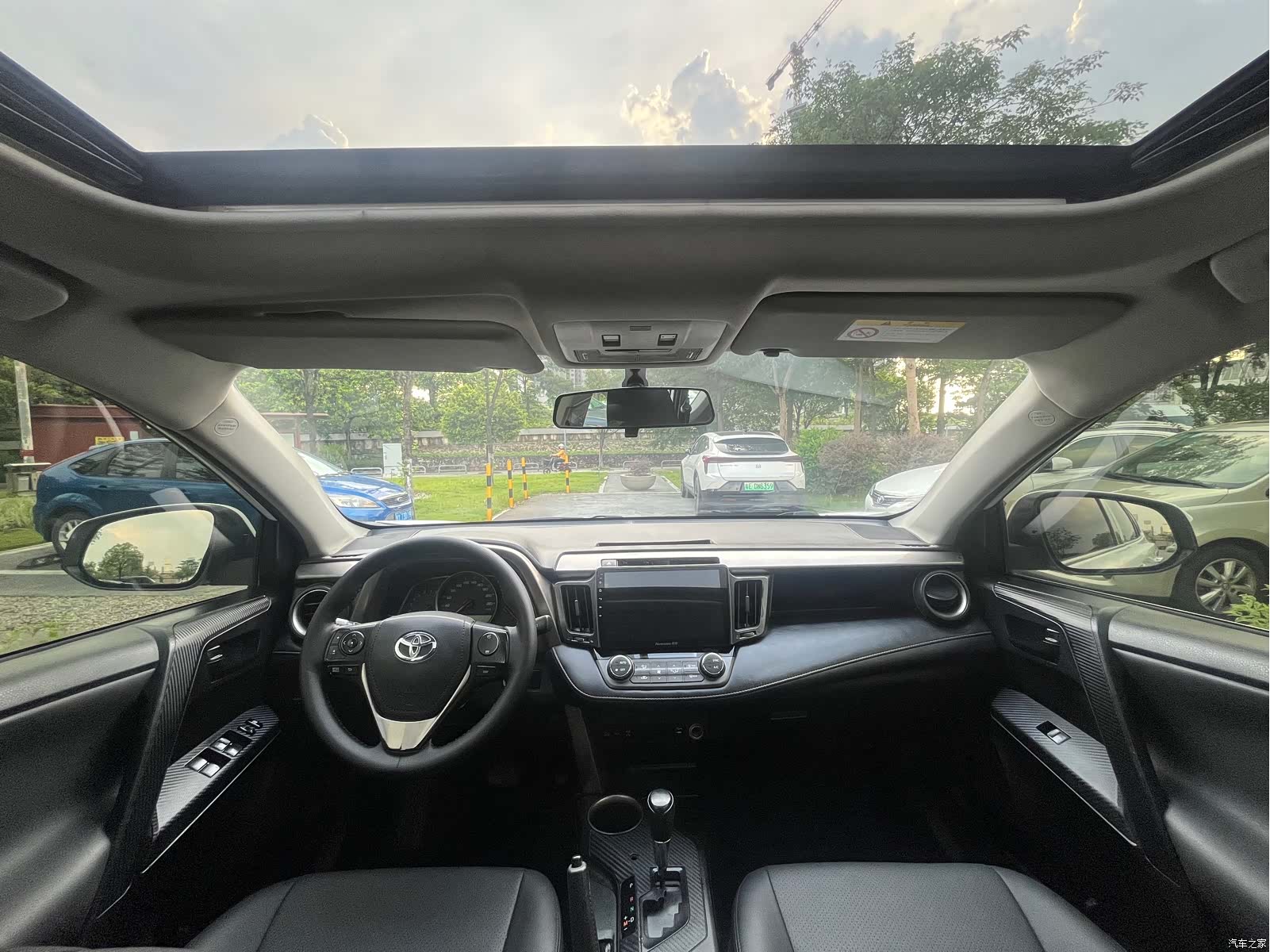 Toyota RAV4, 2014 все фото