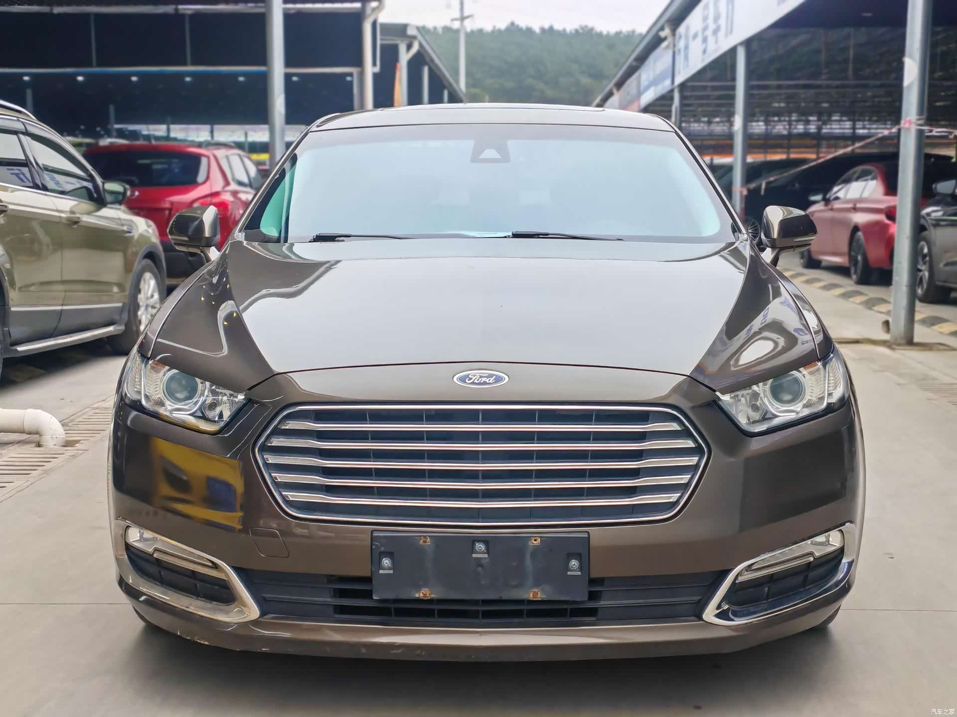 Ford Taurus, 2018 все фото