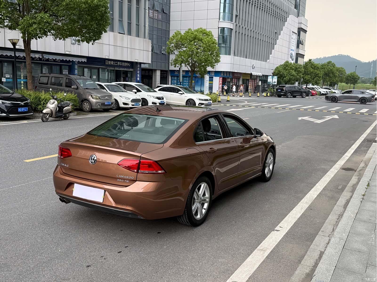 Volkswagen Lamando, 2015 6