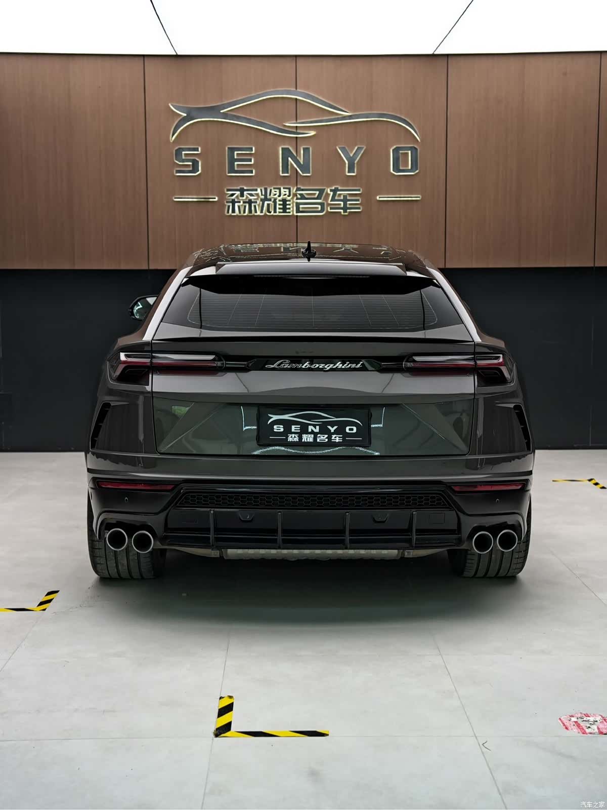 Lamborghini Urus, 2023 все фото