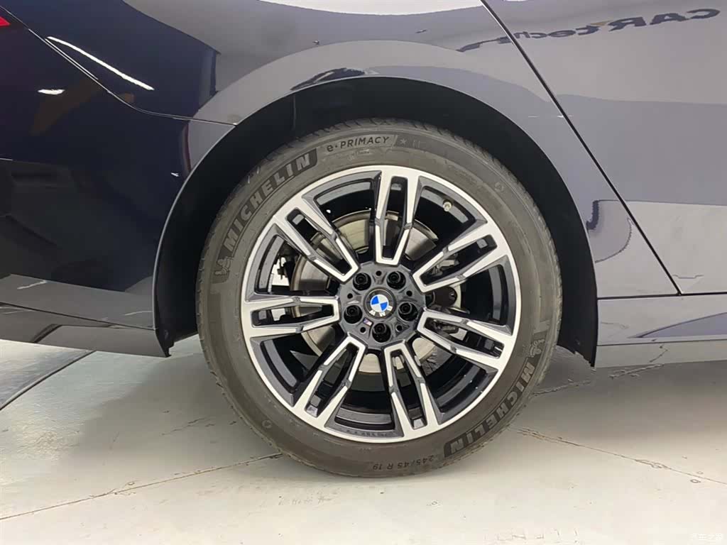 BMW 5 Series, 2026 11