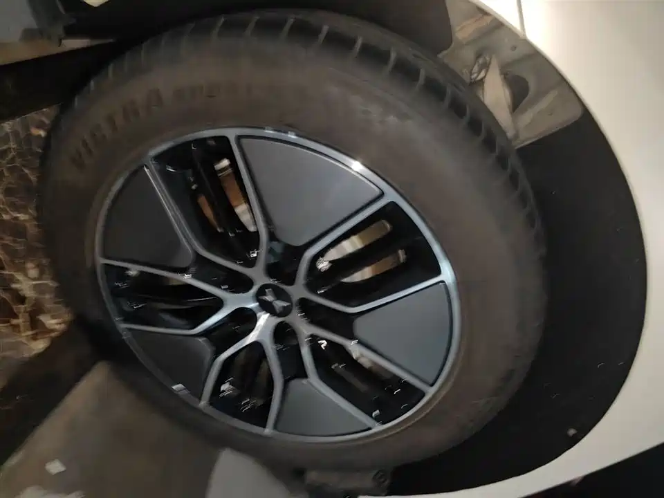 XPENG P7