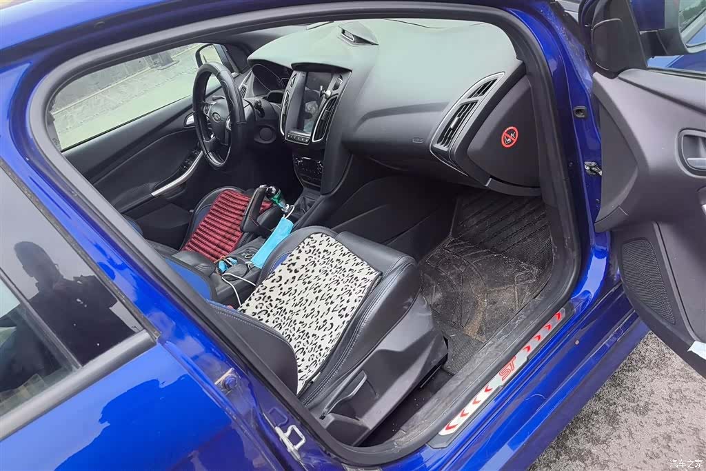 Ford Focus, 2014 8
