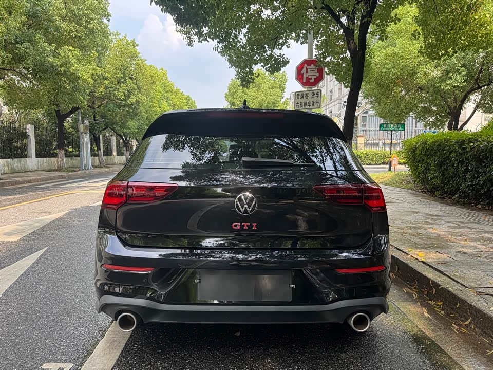 Volkswagen Golf GTI