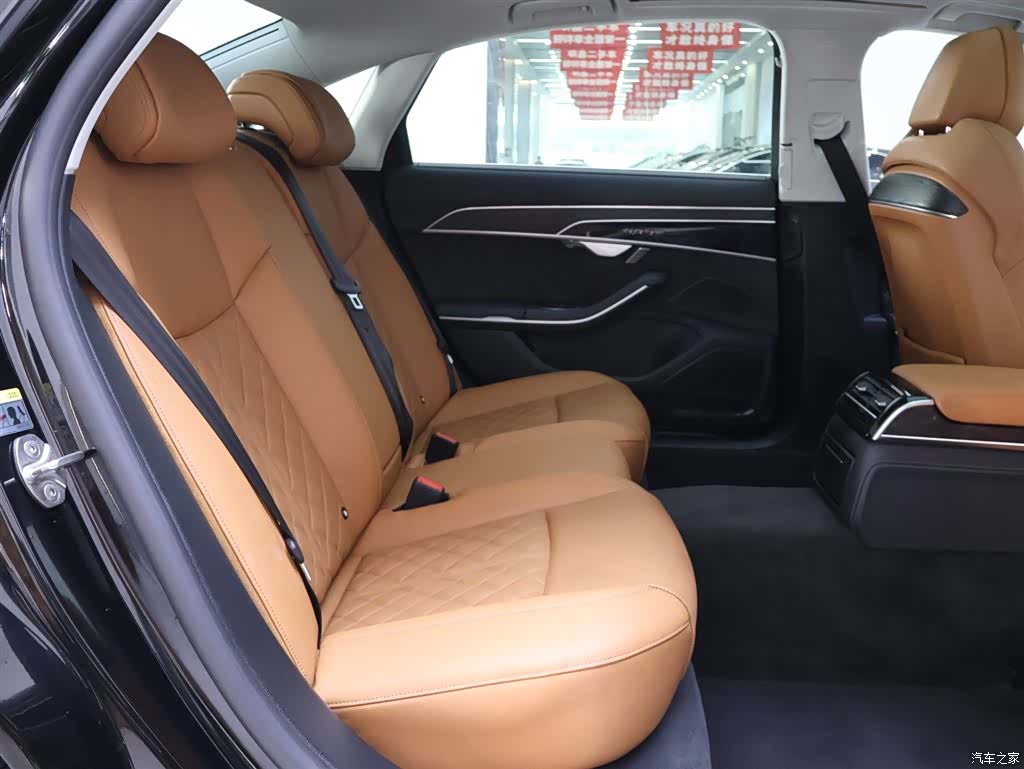 Audi A8L, 2023 22