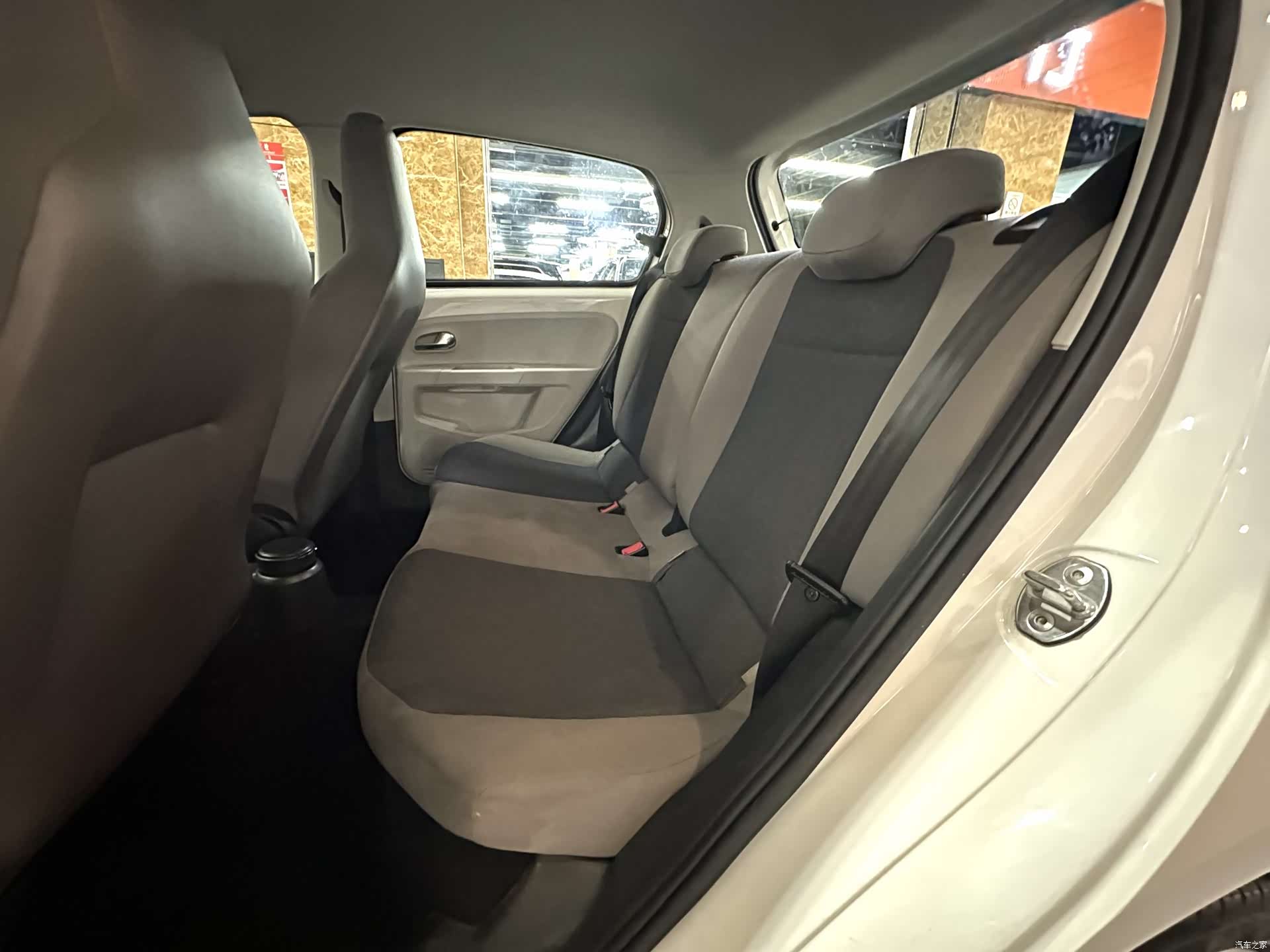 Volkswagen up, 2016 17