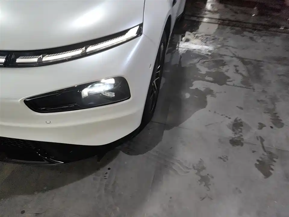XPENG P7