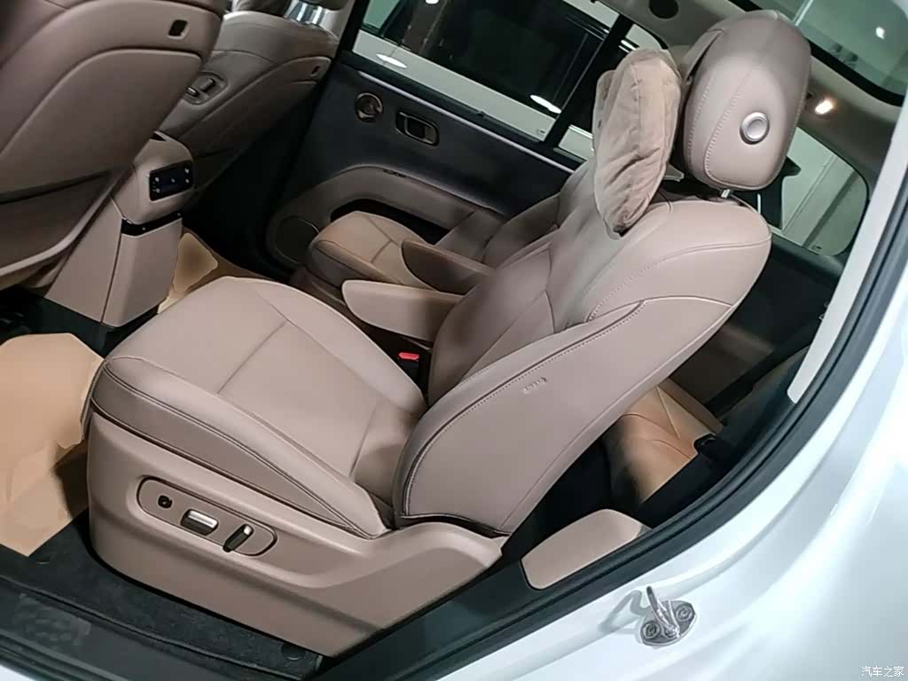 Li Auto i8, 2025 17