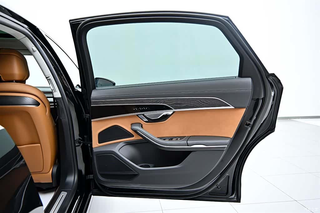Audi A8L, 2024 24