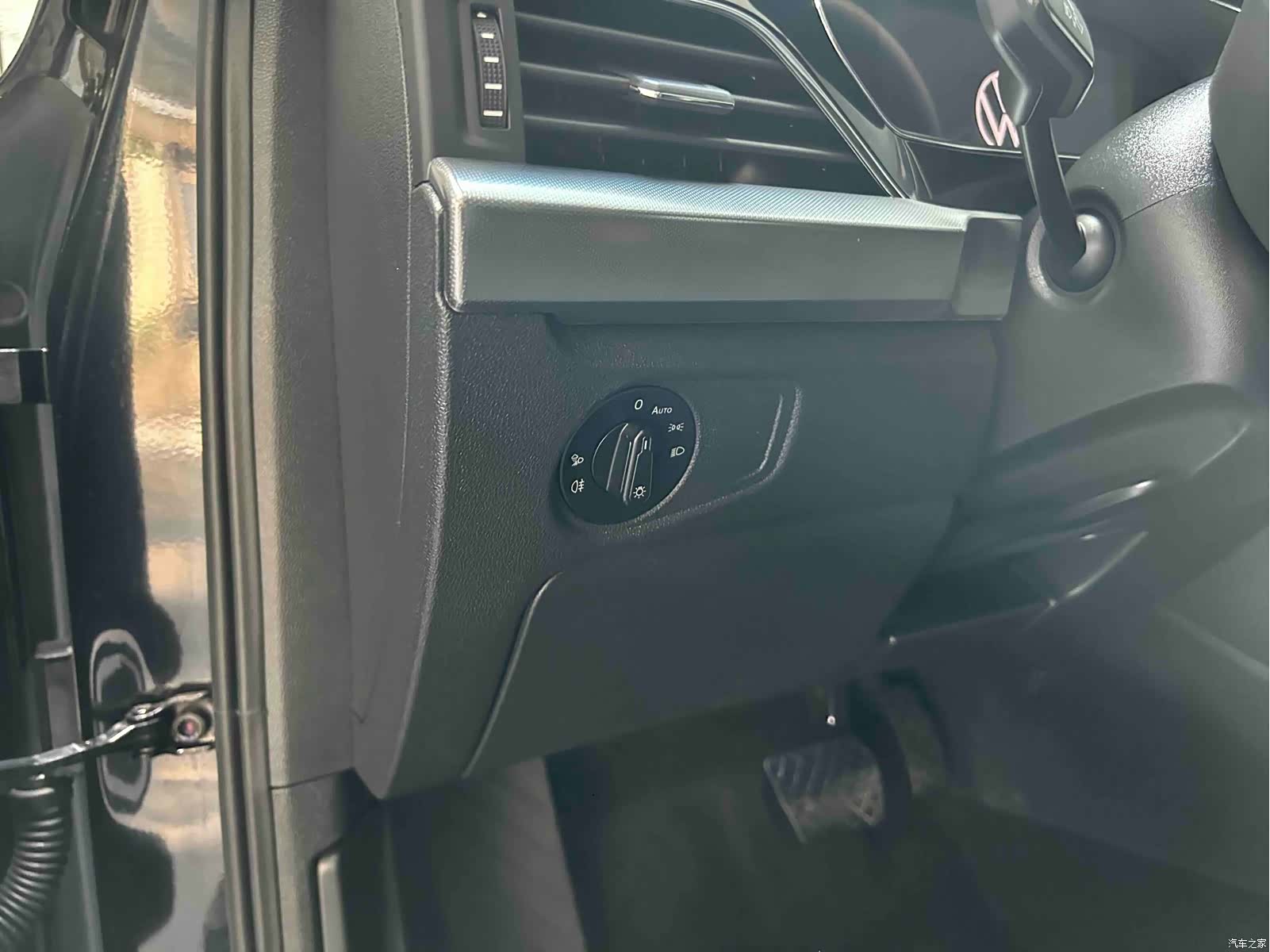 Volkswagen Passat, 2024 13